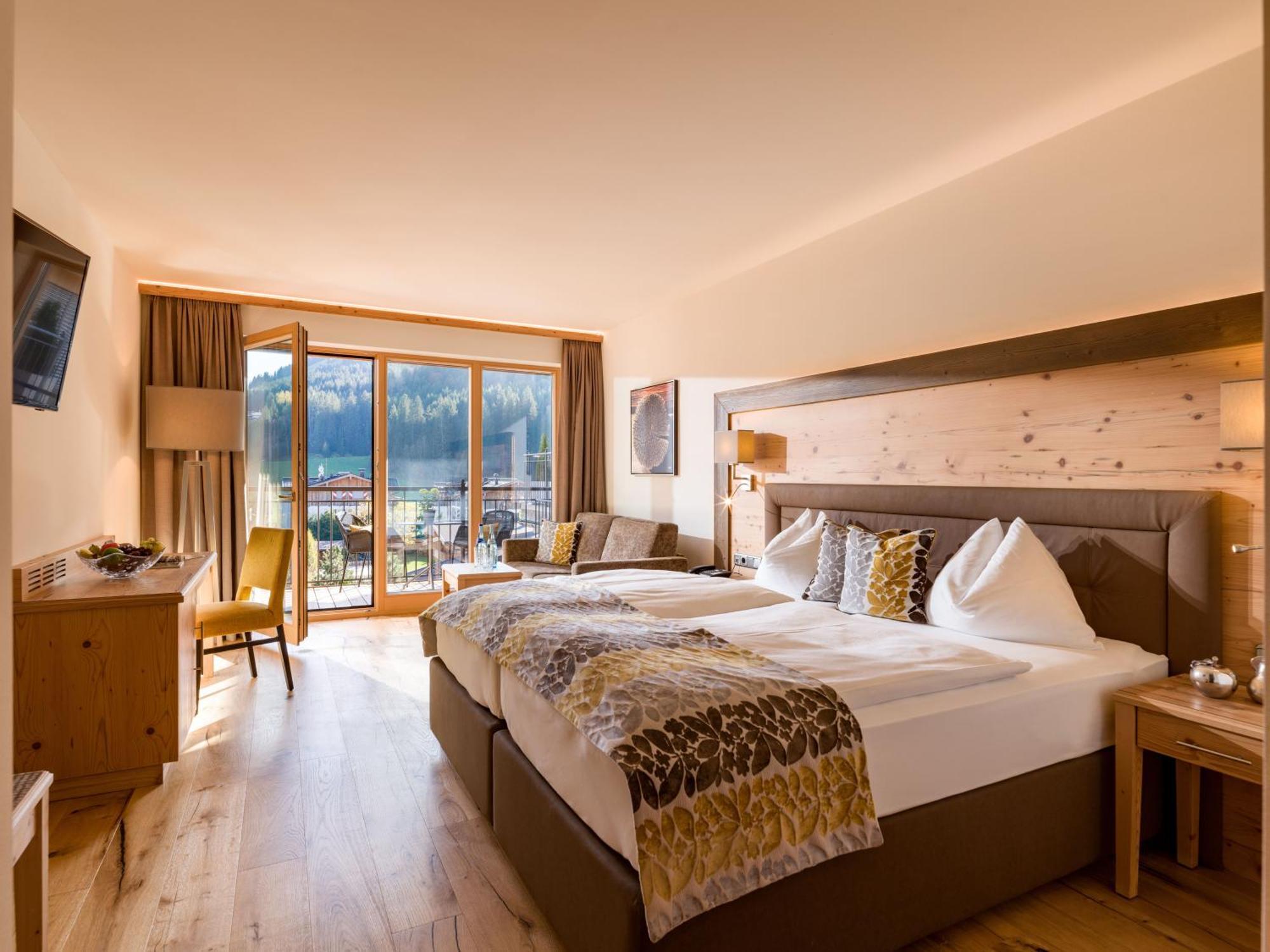 Hotel Zentral ****Superior เคิร์ชแบร์ก อิน ทิโรล ภายนอก รูปภาพ